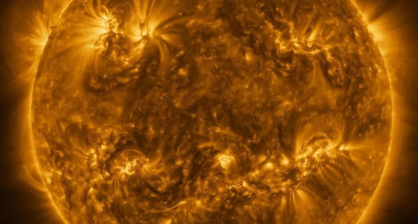 Agência Espacial Europeia divulga fotos do Sol em ultra resolução