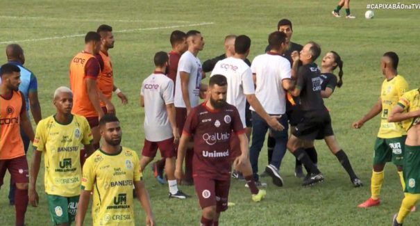 Justiça Desportiva do ES suspende Soriano por agressão à bandeirinha