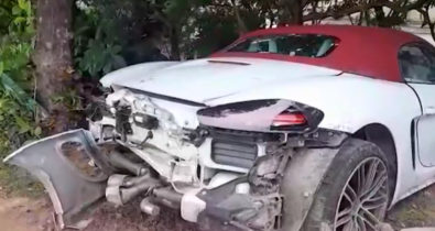 Acidente em avenida de São Luís deixa carro de luxo destruído