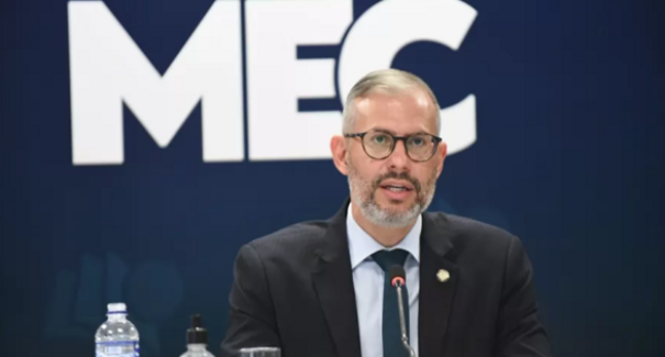 Bolsonaro nomeia o quinto ministro da Educação de seu governo