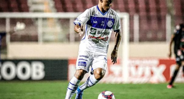 Sampaio anuncia meia Rafael Vila como reforço para a Série B