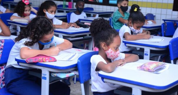 Para substituir professores em greve, Prefeitura de São Luís abre 1.140 vagas temporárias