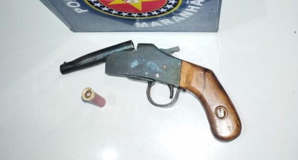 Homem é preso suspeito por posse ilegal de arma de fogo