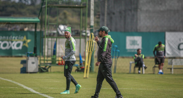 Coritiba enfrenta o América Mineiro neste domingo pelo Campeonato Brasileiro