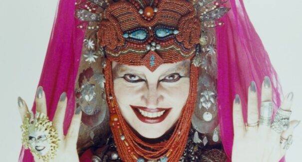 Centro Cultural Vale Maranhão recebe exposição inédita Elke Maravilha além dos palcos