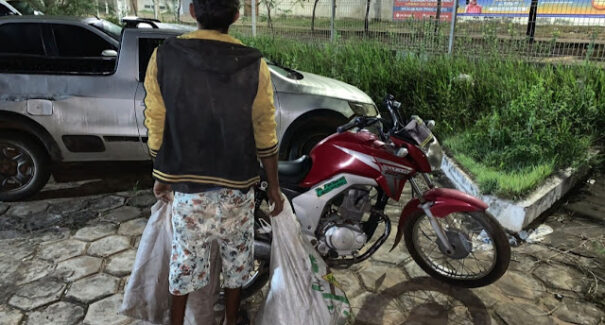 Homem é preso após furtar moto do pátio da delegacia