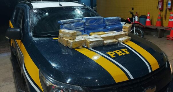 Quatro pessoas suspeitas são presas pelo crime de tráfico de drogas