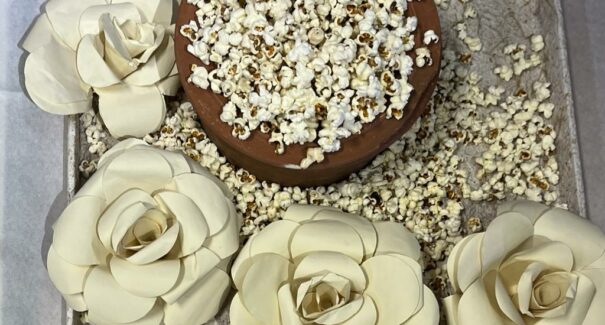 Exposição “Flores de Obaluaiê” abre nesta terça-feira (17)