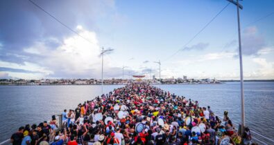 Travessia Junina reúne milhares de pessoas na Av. Beira-Mar e ponte do São Francisco