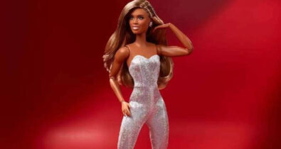 Empresa Mattel lança a primeira Barbie trans, inspirada na atriz Laverne Cox