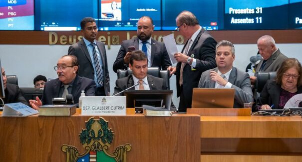 Aprovado projeto de lei que autoriza governador Carlos Brandão ausentar-se do Estado