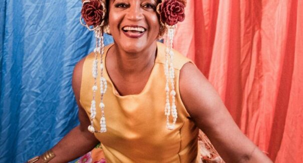 Cantora Rosa Reis lança clipe “Caixeira” com Cacuriá de Dona Teté