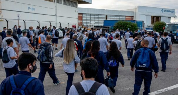 Demissões em massa devem ser negociadas coletivamente, diz STF