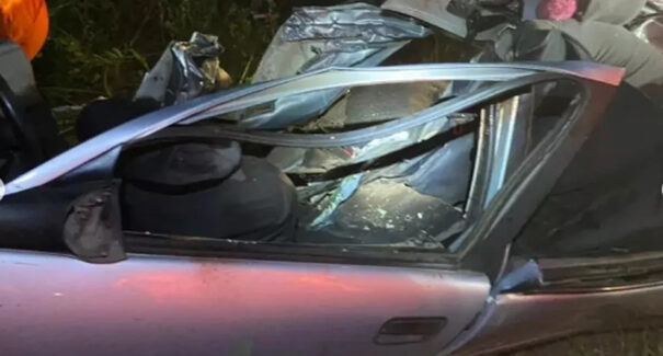 Acidente entre carro e caminhão deixa seis mortos na BR-135