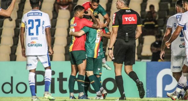 Sampaio derrota o CSA por 2 a 0 e volta a respirar na Série B