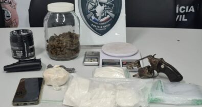 Homem é preso por suspeita de fazer “delivery” de drogas