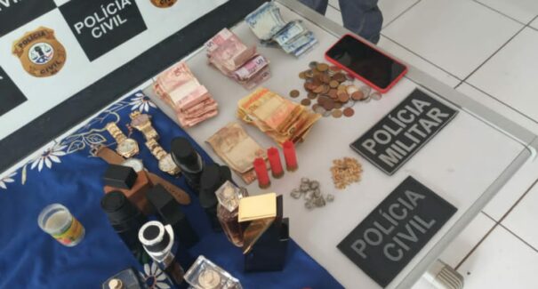 Mulher é presa suspeita pelo crime de tráfico de drogas