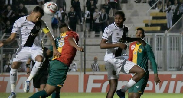 Sampaio faz jogo ruim contra Ponte Preta e ficam no empate sem gols