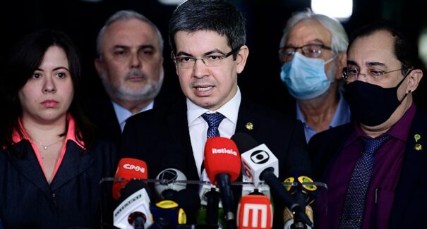 Senadores protocolam pedido de CPI para apurar corrupção no Ministério da Educação