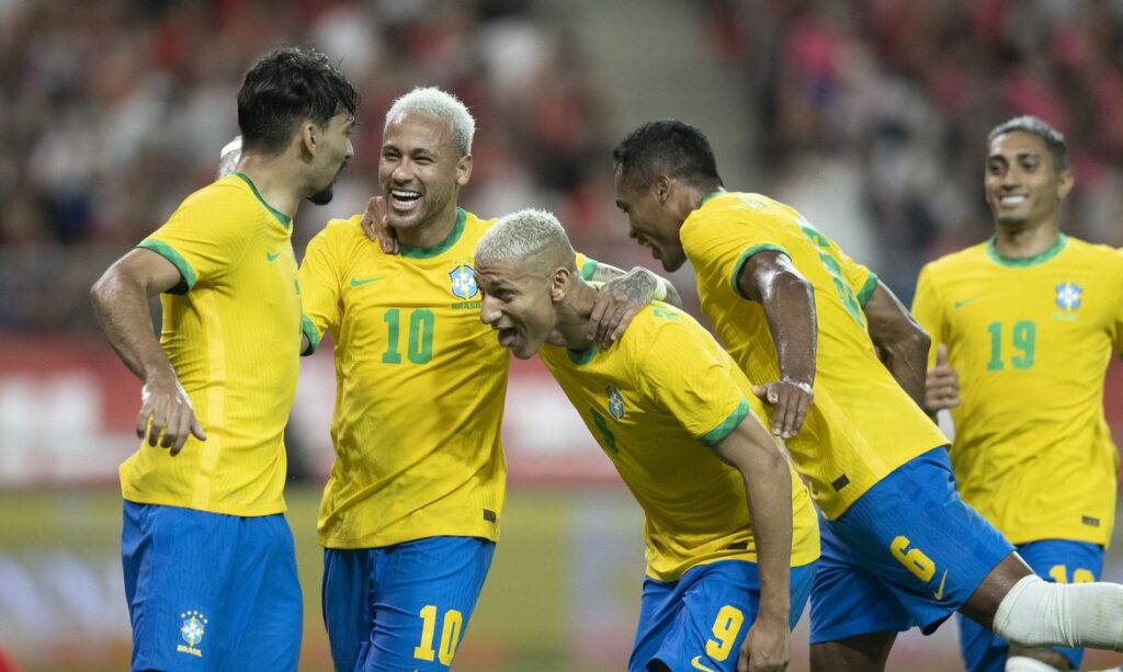 Brasil goleia Coreia do Sul e garante classificação para as quartas de final