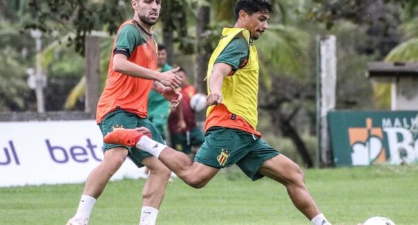 Fugindo do Z-4, Sampaio se prepara para duelo contra o Náutico