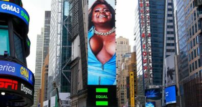 Jojo Todynho ganha poster na Times Square em NY e celebra na web