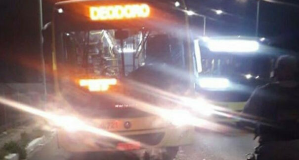 Ônibus é assaltado nas proximidades do Comando Geral da Polícia Militar