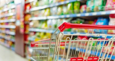 Guedes e Bolsonaro querem que supermercados “congelem” preços