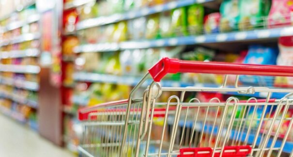 Guedes e Bolsonaro querem que supermercados “congelem” preços