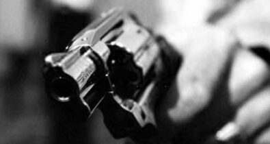 Criminosos matam dois homens a tiros em bar do Monte Castelo
