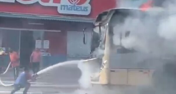 Fogo expõe péssimas condições do transporte público de São Luís