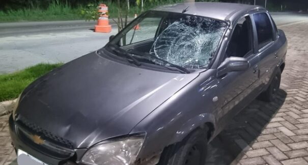 Motorista com sinais de embriaguez atropela ciclista e foge