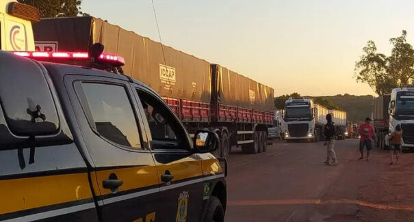 Interdição na BR-226 chega ao fim após impasse entre indígenas e caminhoneiros
