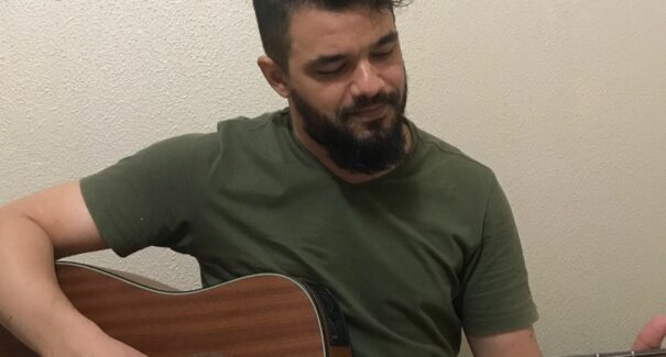 Maycko Passos lança seu primeiro álbum, “É Sobre Isso”, nesse sábado (16)