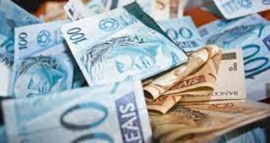 Salário mínimo previsto para 2023 é de R$ 1.302