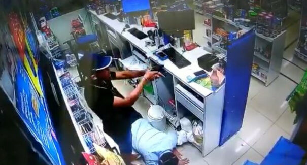 Três homens armados assaltam farmácia no bairro Vinhais