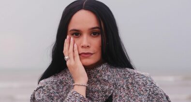 Cantora Gabi Carvalho divulga disco “Um Álbum pra Você” nas plataformas digitais