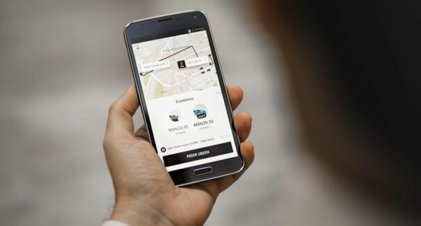Uber libera opção de viagens em grupo com amigos em São Luís