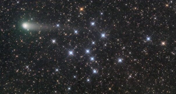 Cometa K2 chega hoje ao ponto mais próximo da Terra