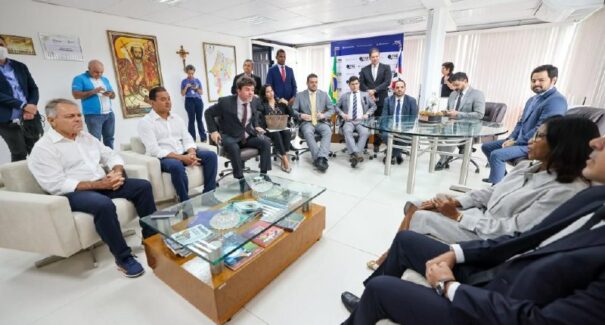 Weverton Rocha faz visita de cortesia ao TRE