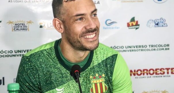 Futebol: Moto Club procura novo treinador e Sampaio apresenta novos reforços