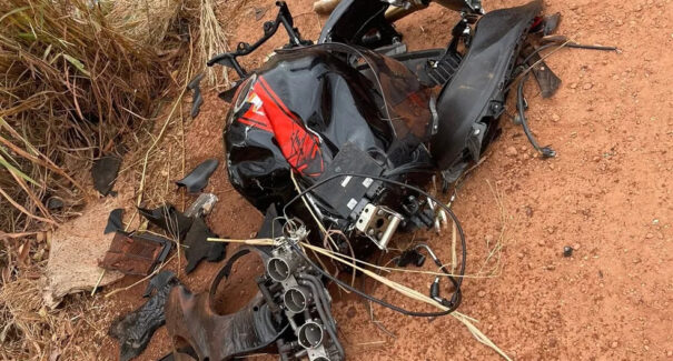 Homem morre em acidente envolvendo moto e caminhão na BR-010