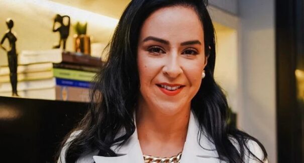 Lorena Saboya apresenta seu novo livro em sessão, nesta quarta-feira (31)