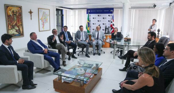 Carlos Brandão faz visita institucional ao TRE-MA