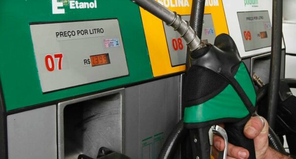 Sonegação fiscal de postos de combustíveis resulta em autos de infração de R$ 22 milhões