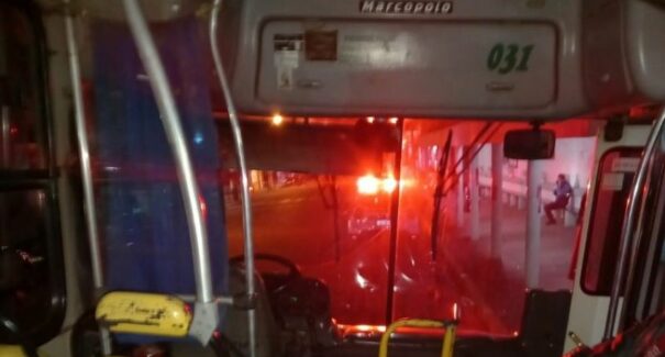 Homem é preso suspeito de render motorista com chave de fenda e assaltar ônibus