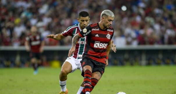 Em momentos opostos, Flamengo e Fluminense disputam clássico