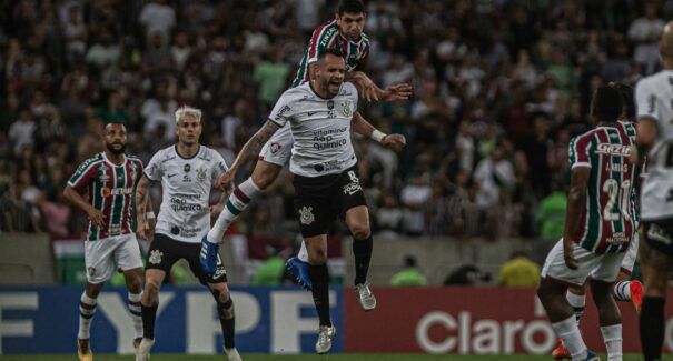 Copa do Brasil: Corinthians e Fluminense lutam por vaga na decisão