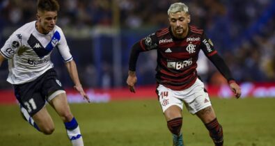 Flamengo defende vantagem sobre Vélez por vaga na final