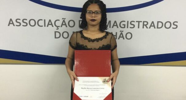 Mayla Mayza, aluna do IEMA, é finalista de concurso literário promovido pelo TJMA